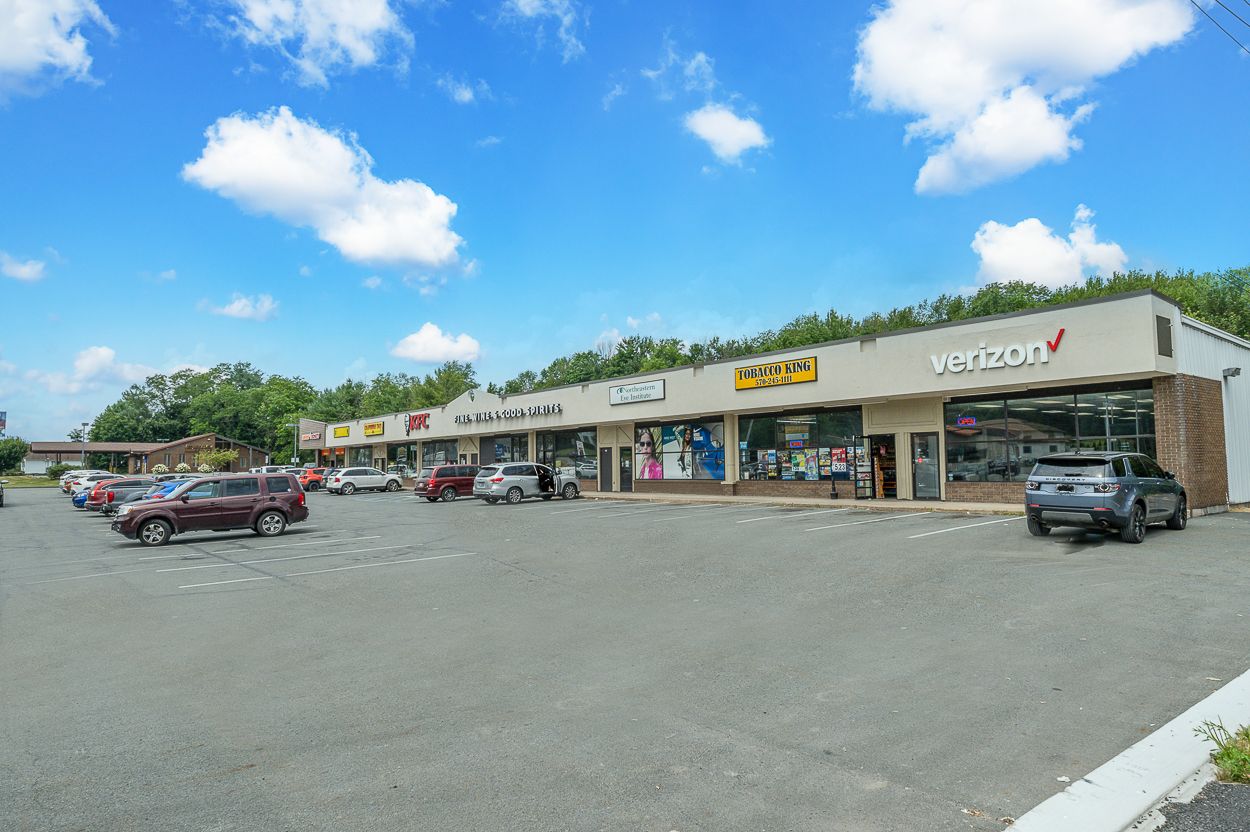 569 Highway 590 Hamlin PA 18427 FOR LEASE